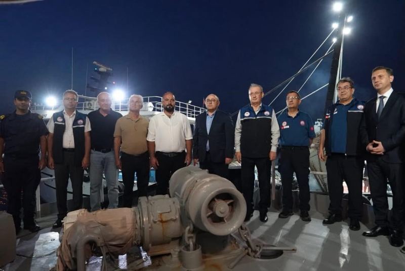 AKDENİZ'DE 5 AYLIK AV YASAĞININ SONA ERMESİYLE BİRLİKTE MERSİN'DEKİ 7 BARINAKTA 409 BALIKÇI TÜM HAZIRLIKLARINI TAMAMLAYIP  'VİRA BİSMİLLAH' DİYEREK DENİZE AÇILDI.