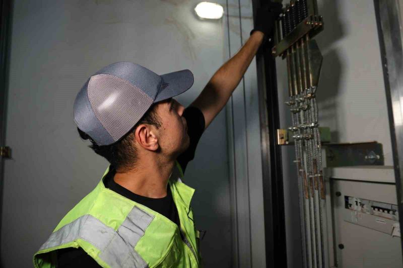 ADANA’DA BİNALARDA KULLANILAN ASANSÖRLERİN GÜVENLİĞİYLE İLGİLİ DENETİMLER SÜRÜYOR.