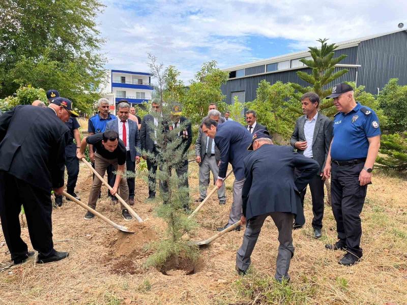 MERSİN’İN BOZYAZI İLÇESİNDE, ÇOCUK VE GENÇLERİN EĞİTİM, KÜLTÜR VE SOSYAL FAALİYETLERLE BULUŞMASINA KATKI SUNMASI AMACIYLA HAZIRLANAN OKUMA SALONU VE SOSYAL YAŞAM ALANI PROJESİ, DÜZENLENEN TÖRENLE HİZMETE AÇILDI.
