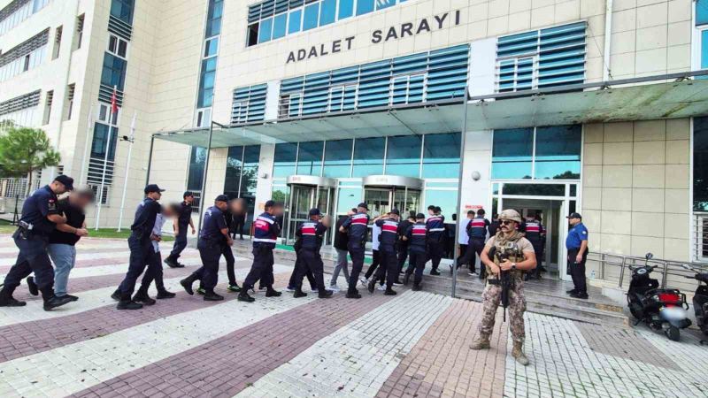 ŞÜPHELİLERDEN 41'İ TUTUKLANIRKEN, 15 KİŞİ HAKKINDA ADLİ KONTROL KARARI VERİLDİ.