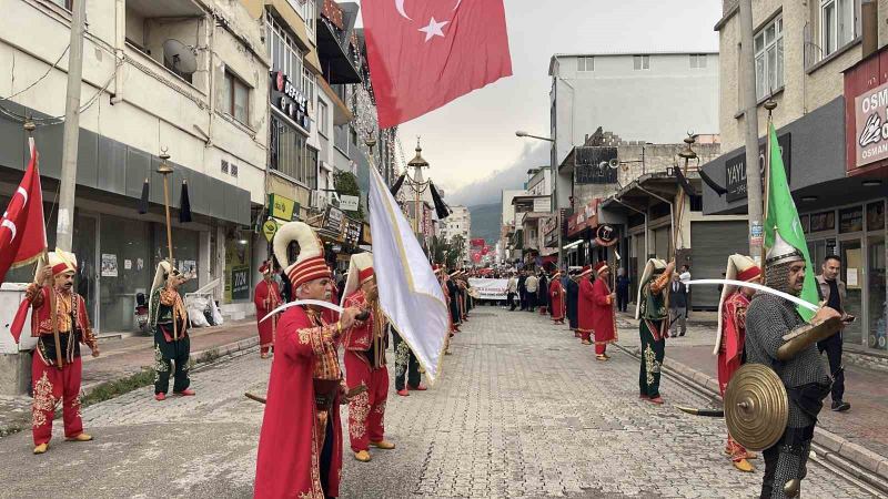 OSMANİYE’DE GAZİLER MEHTER MARŞLARIYLA YÜRÜDÜ