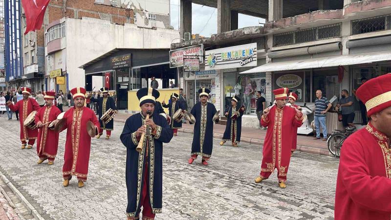 OSMANİYE’DE GAZİLER MEHTER MARŞLARIYLA YÜRÜDÜ
