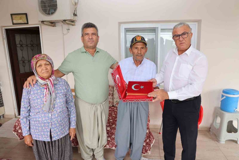 MERSİN’İN AKDENİZ İLÇESİNDE, 19 EYLÜL GAZİLER GÜNÜ DOLAYISIYLA GAZİLER VE AİLELERİ EVLERİNDE ZİYARET EDİLDİ.