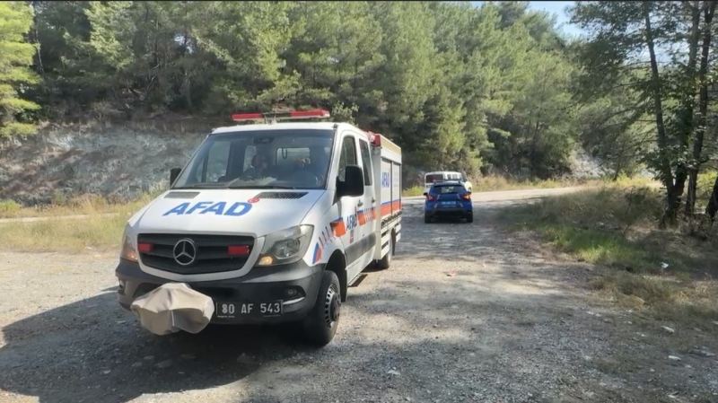 OSMANİYE'NİN DÜZİÇİ İLÇESİNDE 26 AĞUSTOS'TA YÜRÜYÜŞ YAPMAK İÇİN EVİNDEN ÇIKTIKTAN SONRA KENDİSİNDEN BİR DAHA HABER ALINAMAYAN 54 YAŞINDAKİ AYŞEGÜL YAŞAR'IN CANSIZ BEDENİNE ULAŞILDI.