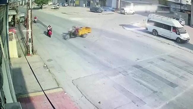 KAZA ANI GÜVENLİK KAMERASINA SANİYE SANİYE YANSIDI.