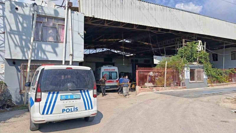 OLAY, SARIÇAM İLÇESİNE BAĞLI İNCİRLİK YENİ MAHALLE D-400 KARAYOLU ÜZERİNDE BULUNAN ZİRAAT İŞLETMESİNDE MEYDANA GELDİ