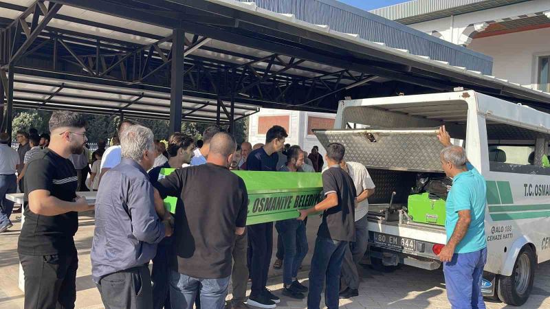 Hatay’da eşi tarafından vurulan Emine Çil, Osmaniye’de son yolculuğuna uğurlandı