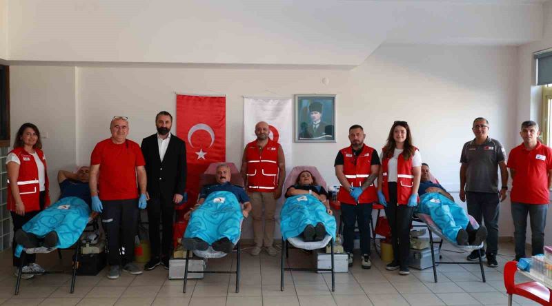 Mersin’de emniyet teşkilatından kan bağışına destek