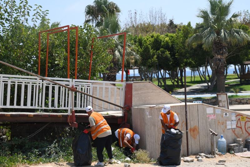 MERSİN ANAMUR AÇIK CEZA İNFAZ KURUMU'NDAKİ HÜKÜMLÜLER, İYİLEŞTİRME VE TOPLUMA KAZANDIRMA FAALİYETLERİ ÇERÇEVESİNDE UYGULANAN 'GÖNÜLLÜ ÇALIŞMA MODELİ' İLE YAZ DÖNEMİ BOYUNCA TOPLUMSAL FAYDAYA YÖNELİK ÖRNEK ÇALIŞMALAR GERÇEKLEŞTİRDİ.