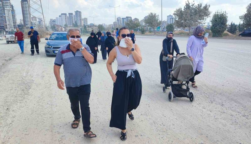 MAHALLE SAKİNLERİ, BULVAR ÜZERİNDE TOPLANARAK SORUNUN ÇÖZÜMÜNÜ İSTEDİ