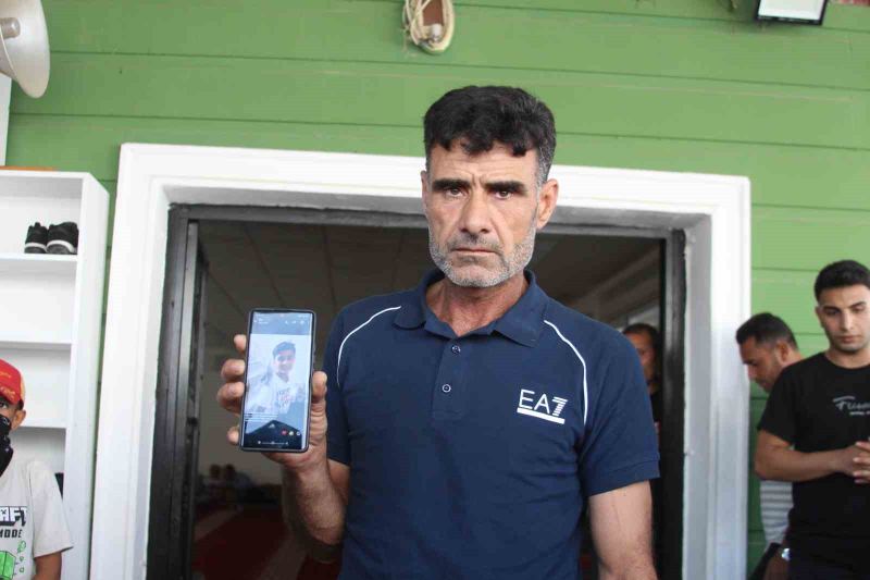 ACILI BABA LATİF ÇALIŞAN, "OKULA BAŞLAYACAKTI, ŞİMDİ MEZARDA YATIYOR" DEDİ.