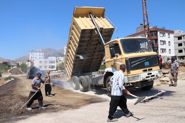 Kozan Belediyesi'nden asfalt atağı