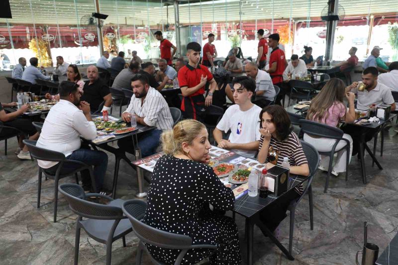 ADANA'DA BU YIL 9-11 EKİM'DE 10’UNCUSU DÜZENLENECEK ULUSLARARASI ADANA LEZZET FESTİVALİ'NE KATILACAK KEBAPÇILAR, COĞRAFİ İŞARET TESCİLLİ LEZZETİ ZİYARETÇİLERE SUNMAK İÇİN HAZIRLIKLARINI SÜRDÜRÜYOR.