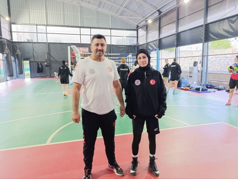 TÜRKİYE GENÇ KADINLAR BOKS MİLLİ TAKIMI, AVRUPA ŞAMPİYONASI, DÜNYA ŞAMPİYONASI İLE GENÇLİK OLİMPİYATLARI ÖNCESİ HAZIRLIKLARINI ADANA’NIN KOZAN İLÇESİNDE SÜRDÜRÜYOR.