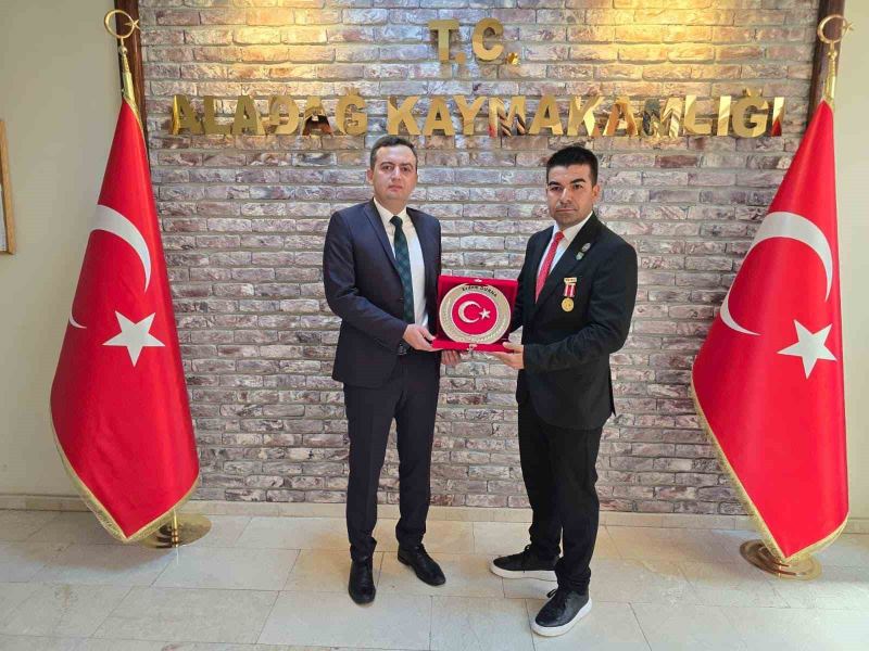 Gaziler Günü’nde gaziyi darp etti