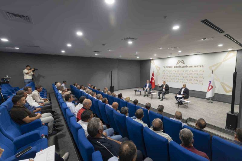 MERSİN BÜYÜKŞEHİR BELEDİYE BAŞKANI VAHAP SEÇER, SİLİFKE İLÇESİNDE GÖREV YAPAN 47 MAHALLE MUHTARIYLA BİR ARAYA GELEREK İLÇEDE YÜRÜTÜLEN ÇALIŞMALARI DEĞERLENDİRDİ.