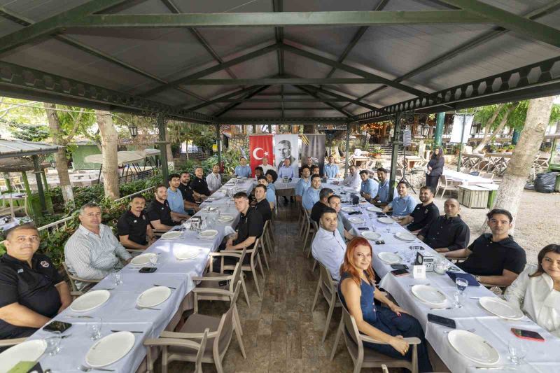 MERSİN BÜYÜKŞEHİR BELEDİYE BAŞKANI VAHAP SEÇER, 2026-2027 SEZONUNDA TÜRKİYE SİGORTA BASKETBOL LİGİ’NDE MÜCADELE EDECEK MERSİN SPOR KULÜBÜ (MSK) ERKEK BASKETBOL TAKIMI İLE BİR ARAYA GELDİ.