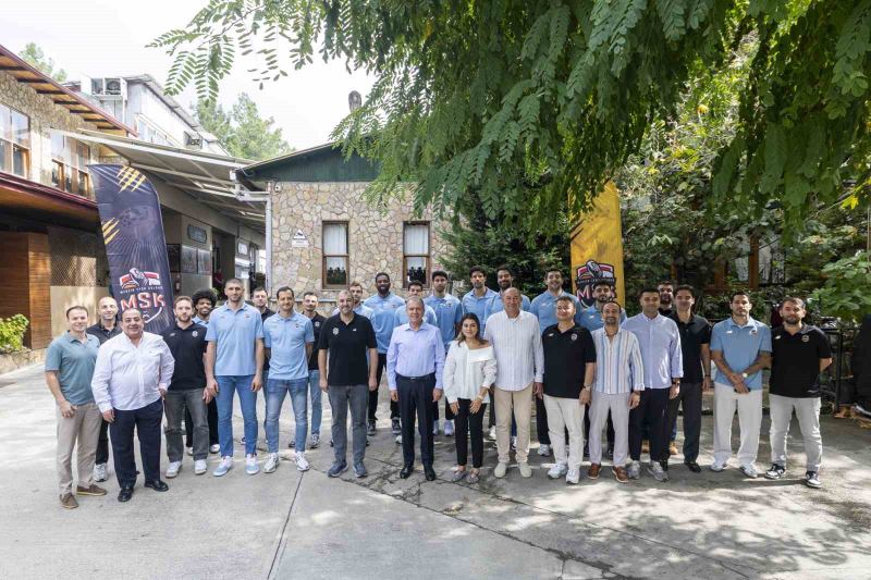MERSİN BÜYÜKŞEHİR BELEDİYE BAŞKANI VAHAP SEÇER, 2026-2027 SEZONUNDA TÜRKİYE SİGORTA BASKETBOL LİGİ’NDE MÜCADELE EDECEK MERSİN SPOR KULÜBÜ (MSK) ERKEK BASKETBOL TAKIMI İLE BİR ARAYA GELDİ.