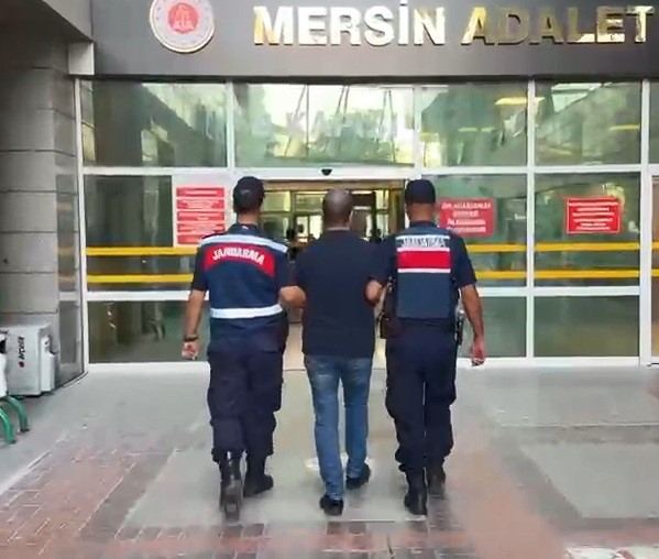 MERSİN'DE UYUŞTURUCU VE KASTEN ÖLDÜRME SUÇUNDAN 79 YIL 9 AY HAPİS CEZASI ALAN KIRMIZI BÜLTENLE ARANAN FİRARİ HÜKÜMLÜ YAKALANDI.