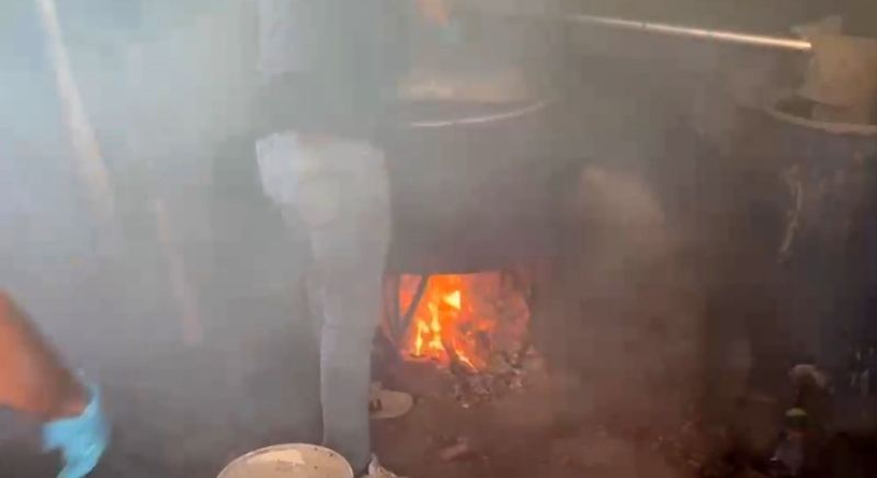 ADANA’DA JANDARMA EKİPLERİNİN DÜZENLEDİĞİ OPERASYONDA 1 TON 670 LİTRE KAÇAK ALKOL İLE RUHSATSIZ TABANCA ELE GEÇİRİLDİ.