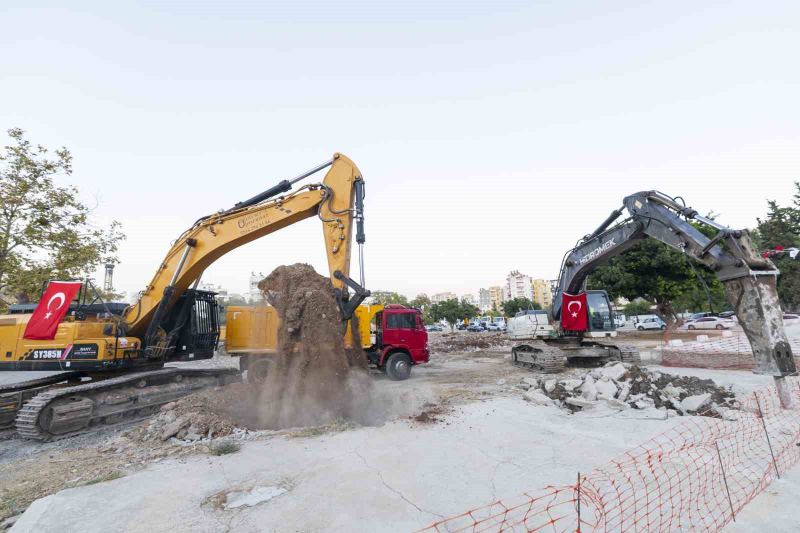 MERSİN’DE 138 MİLYON LİRALIK YATIRIMLA HAYATA GEÇİRİLECEK MEZİTLİ KENT MEYDANI PROJESİ’NİN TEMELİ ATILDI.