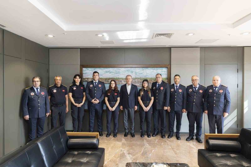 Mersin itfaiye personeli, İtfaiye Haftasında Başkan Seçer’le buluştu