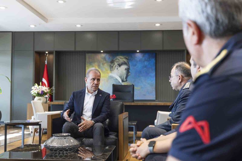 MERSİN BÜYÜKŞEHİR BELEDİYESİ İTFAİYE DAİRESİ BAŞKANI FUAT TUĞLUOĞLU, ŞUBE MÜDÜRLERİ VE İTFAİYE PERSONELİ, İTFAİYE HAFTASI KAPSAMINDA TÜRKİYE BELEDİYELER BİRLİĞİ (TBB) VE MERSİN BÜYÜKŞEHİR BELEDİYE BAŞKANI VAHAP SEÇER’İ ZİYARET ETTİ.