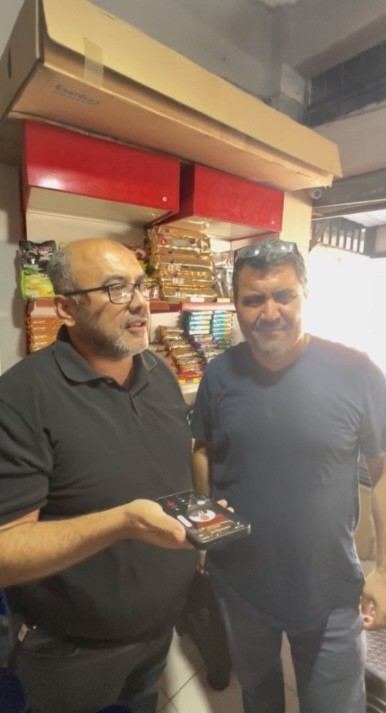 OSMANİYE’DE OSMANLI DÖNEMİNDEN GÜNÜMÜZE UZANAN "ZİMEM DEFTERİ" GELENEĞİ SÜRÜYOR. BORCUNU ÖDEMEKTE GÜÇLÜK ÇEKEN AİLELERİN MAHALLE BAKKALINDAKİ TOPLAM 87 BİN TL’LİK VERESİYE BORCU ÖDENDİ.