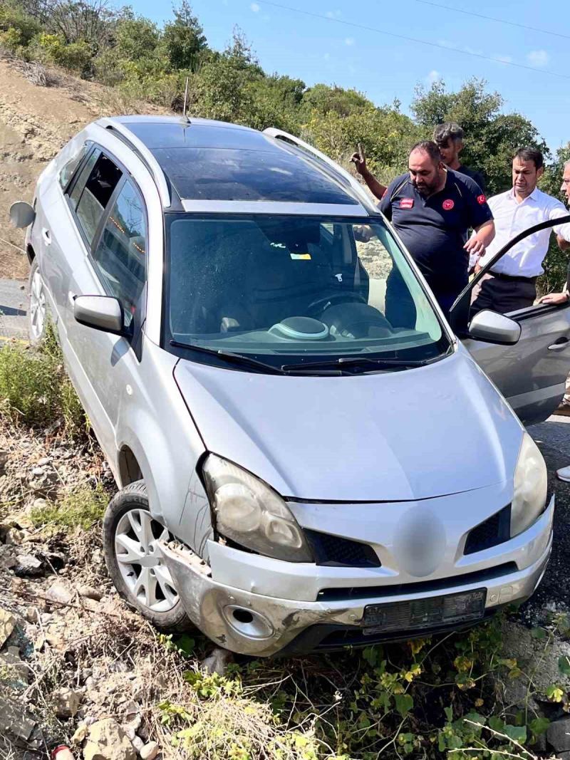 Osmaniye’de otomobil yol kenarına devrildi: 1 yaralı