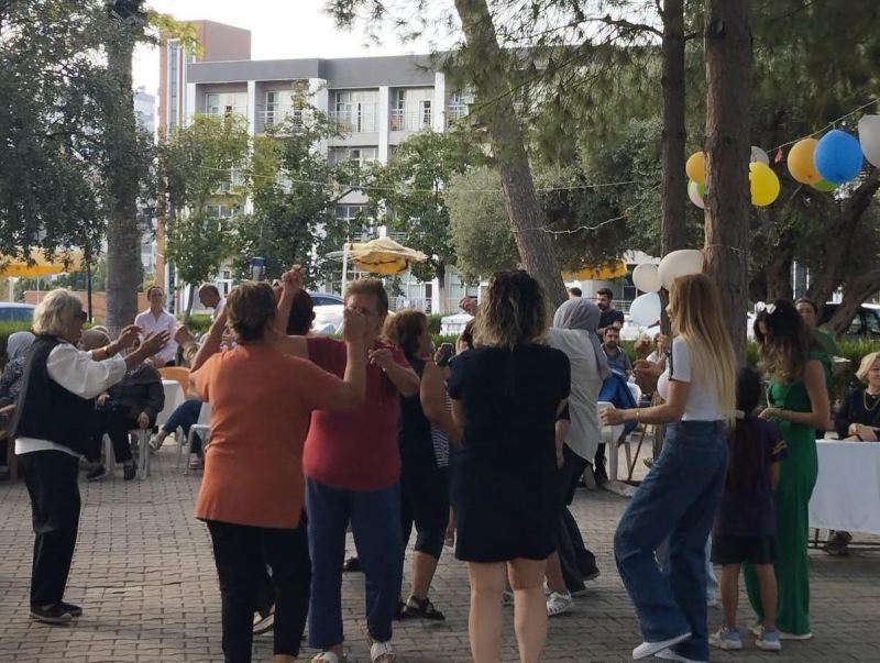 ADANA’DA HUZUREVİNDE KALAN VE EYLÜL AYINDA DOĞAN YAŞLILARIN DOĞUM GÜNLERİ DÜZENLENEN ETKİNLİKLE KUTLANDI.