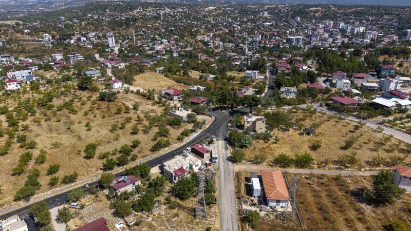 Gülnar’da 3 mahalleyi birbirine bağlayan yol yenilendi