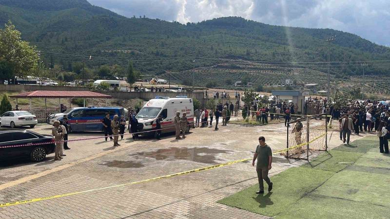 Osmaniye Valisi Serdengeçti: "Öncelikle başımız sağ olsun, saldırıya uğrayan öğretmenimiz maalesef hayatını kaybetti"