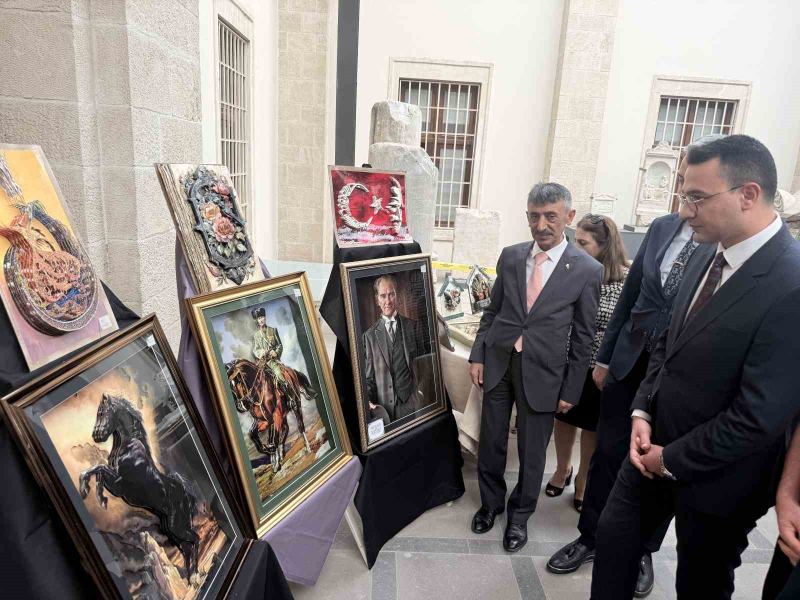 TARSUS CEZAEVİNDE BULUNAN MAHKUMLARIN ESERLERİ GÖRÜCÜYE ÇIKTI