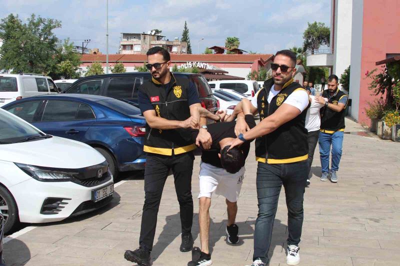 Pimi çekilen el bombasına bomba imha uzmanından koli bandıyla müdahale