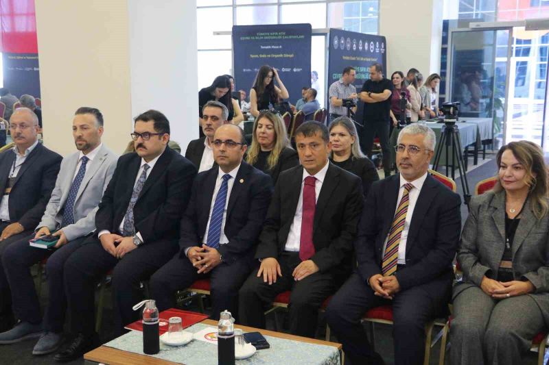 ADANA’DA SIFIR ATIK VAKFI KOORDİNASYONUNDA, ADANA VALİLİĞİ HİMAYELERİNDE “YERELDEN ULUSALA İSRAF, ATIK VE KAYNAK YÖNETİMİ” TEMASIYLA SIFIR ATIK ÇALIŞTAYI DÜZENLENDİ.