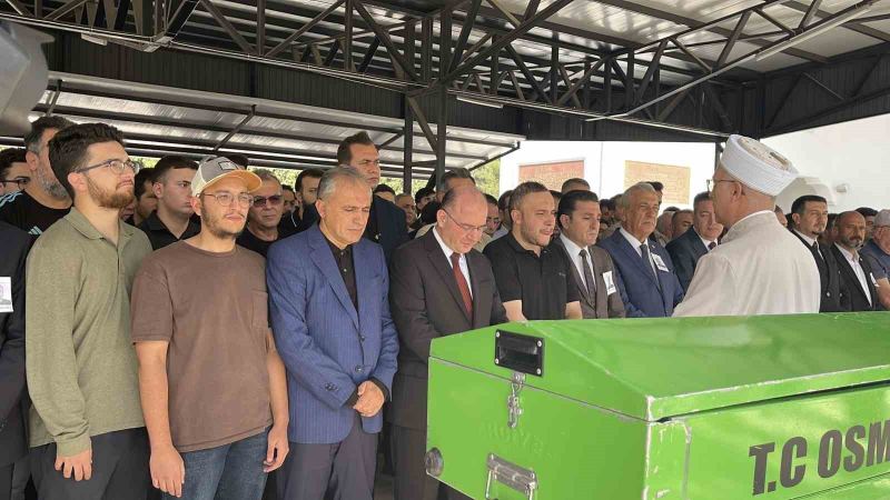 OSMANİYE BELEDİYE BAŞKANI İBRAHİM ÇENET’İN ENİŞTESİ OLAN MEHMET BİLGİLİ İÇİN CEBELİBEREKET ŞEHİTLİK CAMİİ’NDE CENAZE TÖRENİ DÜZENLENDİ. CENAZEYE OSMANİYE VALİSİ MEHMET FATİH SERDENGEÇTİ, BELEDİYE BAŞKANI İBRAHİM ÇENET, PROTOKOL ÜYELERİ, ÖĞRENCİLERİ, YAKINLARI VE ÇOK SAYIDA VATANDAŞ KATILDI.