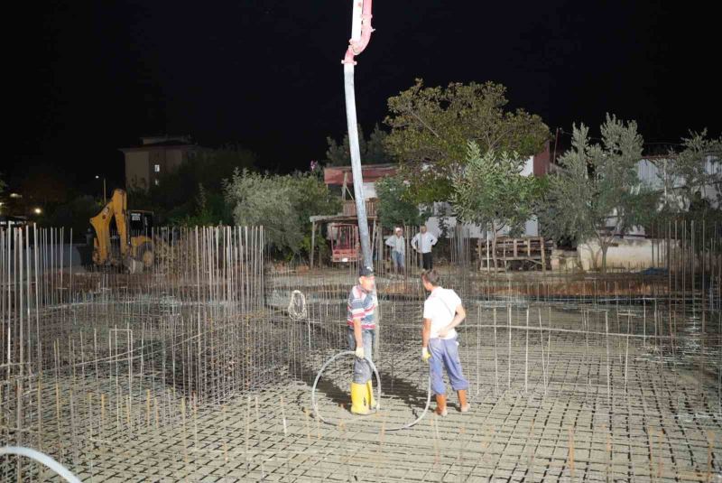 ADANA’NIN KOZAN İLÇESİNDE, KOZAN BELEDİYESİ ÖNCÜLÜĞÜNDE HAYIRSEVER İŞ İNSANLARI TURGAY BOZKURT VE SALİH DİLCİOĞLU TARAFINDAN YAPTIRILACAK BOZKURT DİLCİOĞLU TAZİYE EVİ VE KUR’AN KURSU’NUN TEMELİ TÖRENLE ATILDI.