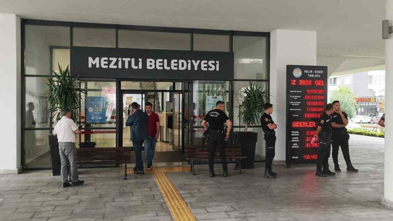 MEZİTLİ BELEDİYESİNE DE OPERASYON DÜZENLENDİ.