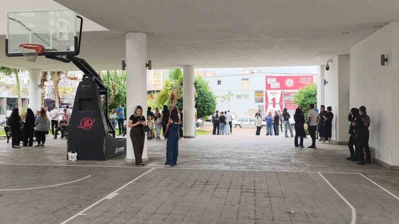 MEZİTLİ BELEDİYESİNE DE OPERASYON DÜZENLENDİ.