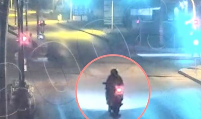 OSMANİYE’DE GÜRÜLTÜLÜ EGZOZLA ÇEVREYE RAHATSIZLIK VEREN MOTOSİKLET SÜRÜCÜSÜNE 16 BİN TL İDARİ PARA CEZASI UYGULANIRKEN, MOTOSİKLET 1 AY SÜREYLE TRAFİKTEN MEN EDİLDİ.