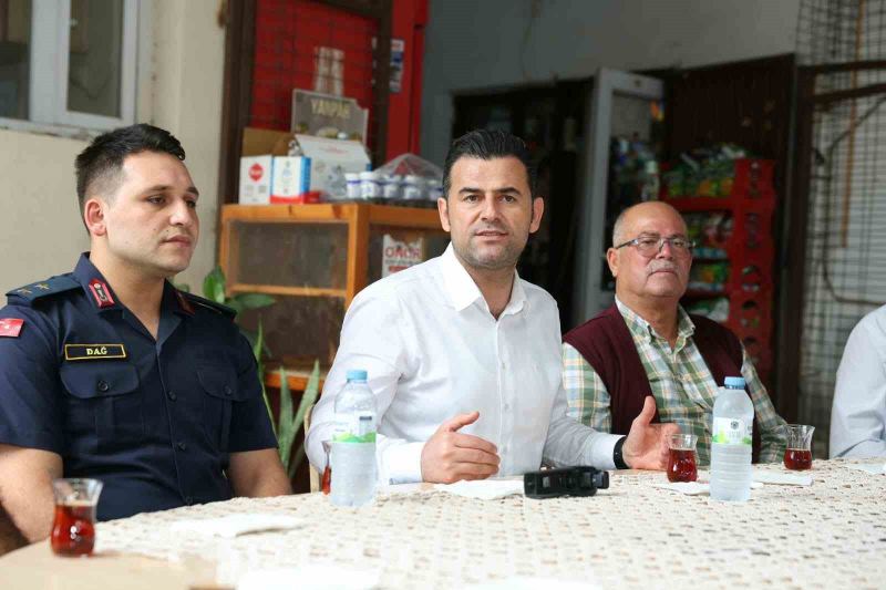 AKDENİZ KAYMAKAMI VE BELEDİYE BAŞKAN VEKİLİ MURAT BEŞİKCİ, İLÇEDEKİ MAHALLELERDE YÜRÜTÜLEN ÇALIŞMALARI YERİNDE İNCELEMEK VE VATANDAŞLARIN TALEP VE SORUNLARINI DİNLEMEK AMACIYLA GERÇEKLEŞTİRDİĞİ SAHA ZİYARETLERİNİ SÜRDÜRÜYOR.