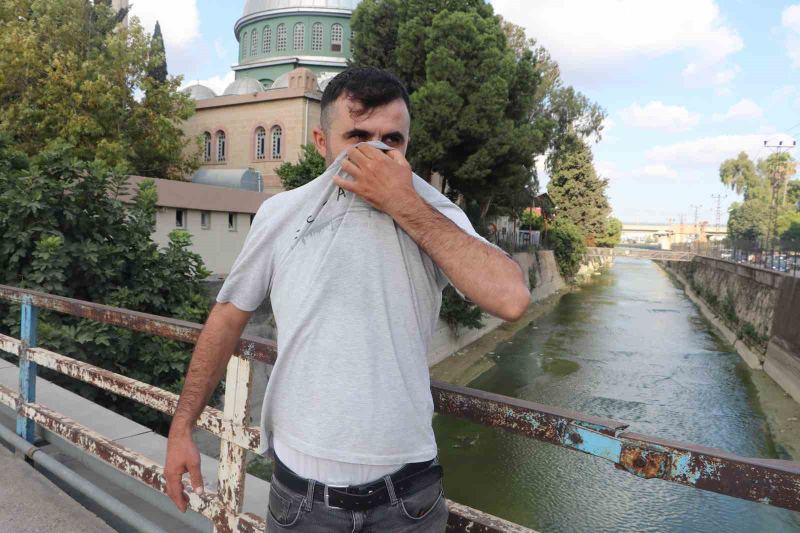 Adana’da bakımsız sulama kanalı vatandaşı ve esnafını isyan ettirdi