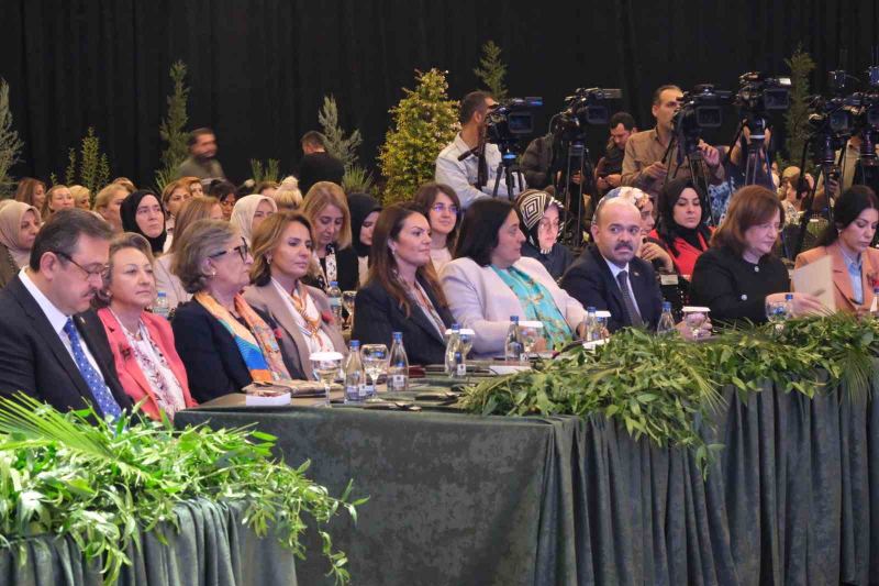 GAZİANTEP’TE 'İKLİM, ÇEVRE, KADIN' TOPLANTILARI KAPSAMINDA 'YÖNETEN KADIN LİDERLER FORUMU’ DÜZENLENDİ