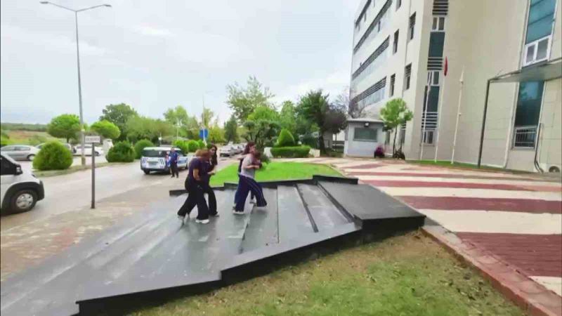 ADANA’NIN CEYHAN İLÇESİNDE UYUŞTURUCU MADDE TİCARETİNE YÖNELİK DÜZENLENEN PLANLI OPERASYONDA 8 KİLO 316 GRAM METAMFETAMİN ELE GEÇİRİLİRKEN, GÖZALTINA ALINAN 12 ŞÜPHELİ TUTUKLANDI.