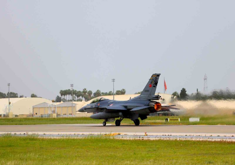 ADANA’DAKİ İNCİRLİK HAVA ÜSSÜ'NDE GÖREVLİ AMERİKALI ASTSUBAYA TACİZDE BULUNDUĞU ÖNE SÜRÜLEN 2 ŞÜPHELİ YAKALANDI.