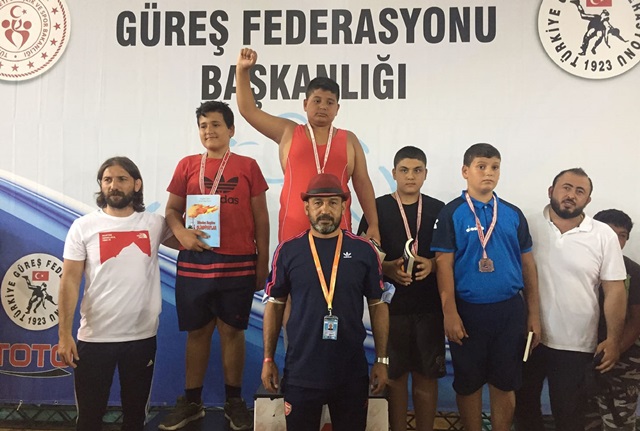 Yüreğir’in pehlivanı Türkiye şampiyonu oldu