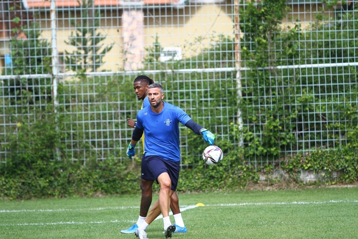 ADS kalecisi Ferhat: “Gelen arkadaşlarla daha da güçleneceğiz”