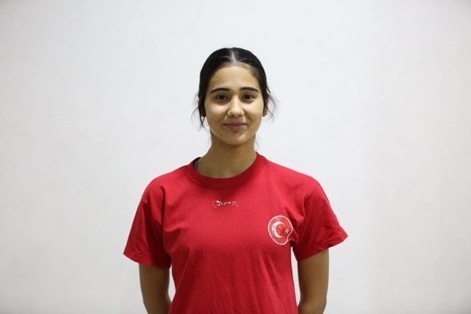 Toprak sahadan milli takıma