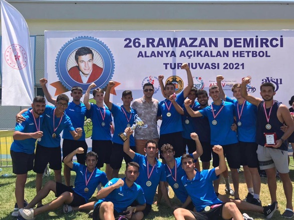 SARIÇAM BELEDİYESİ SPOR KULÜBÜ HENTBOL TAKIMI ŞAMPİYON OLDU