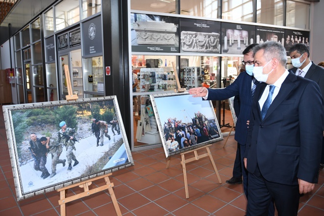 ADANA’DA “15 TEMMUZ” KONULU FOTOĞRAF SERGİSİ AÇILDI
